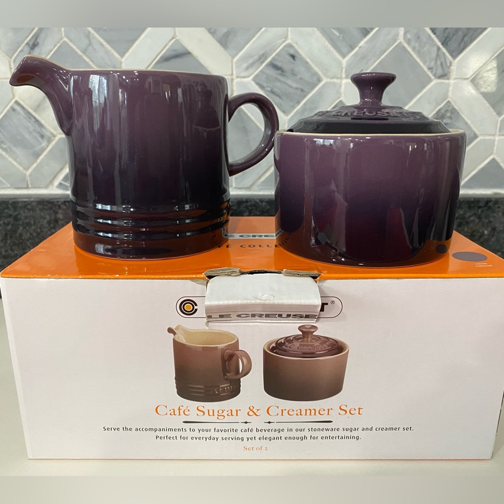 NIB a set of Le Creuset Cafe Sugar & Creamer Set Cassis